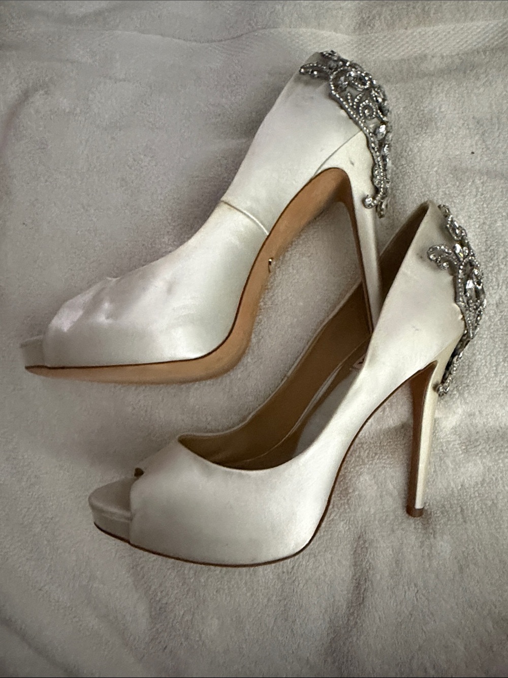 Badgley Mischka Ivory Satin Peep-Toe Pumps - Picture 5 of 6